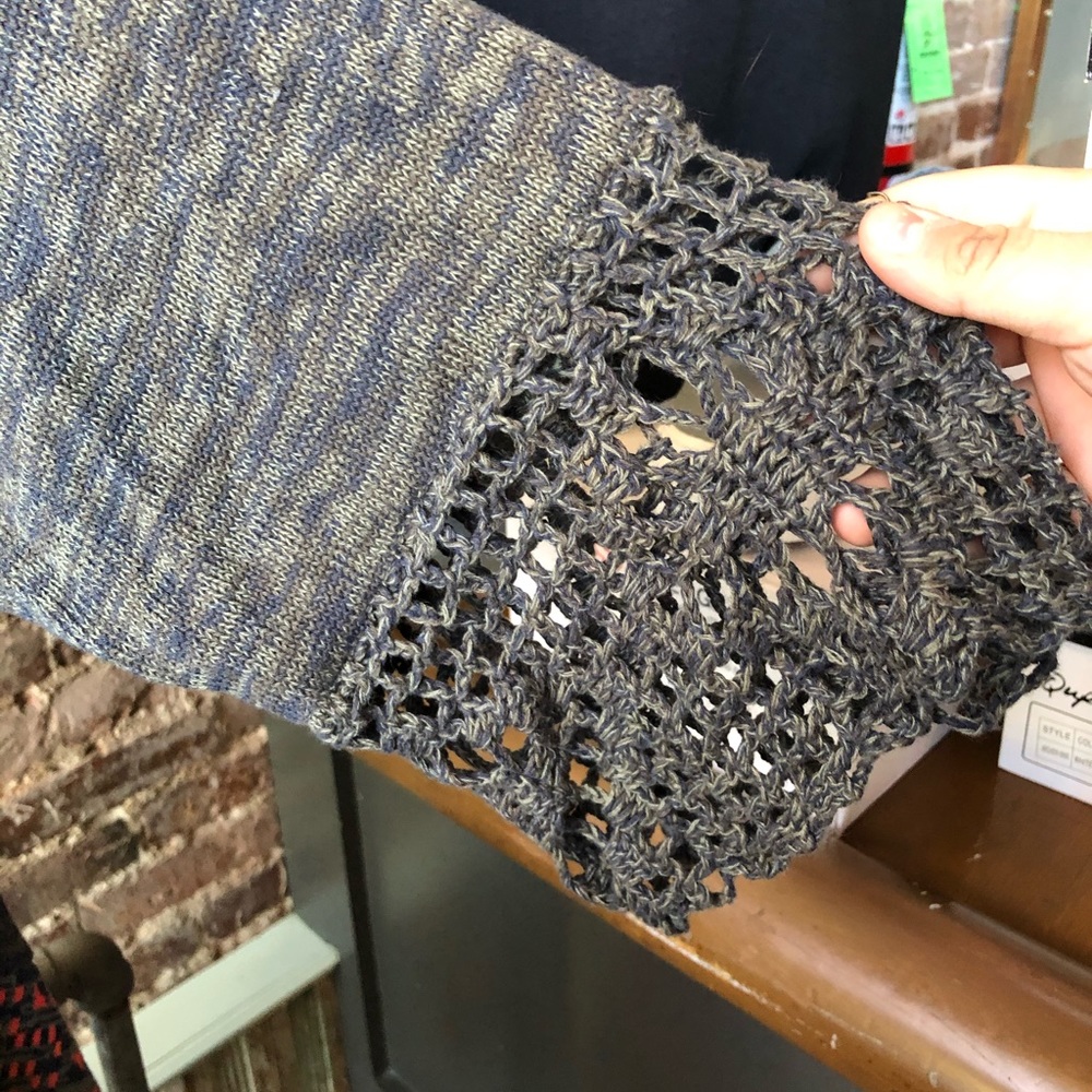 Line Cardigan - Picture 2 of 3
